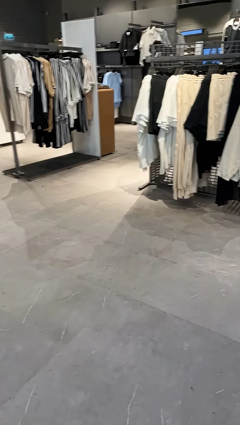 ТРЦ «Хан Шатыр», магазин Adidas